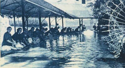 Immagine antica del lavatoio coperto